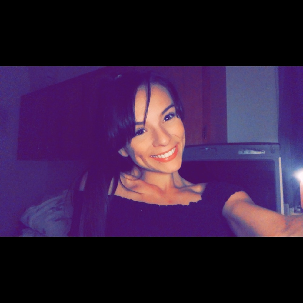 Meet your Posher, Desiree